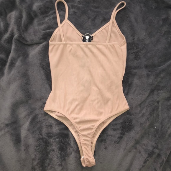 PrettyLittleThing Bodysuit - Picture 2 of 3
